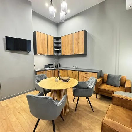 Evis Ltd 4 Apartment *
